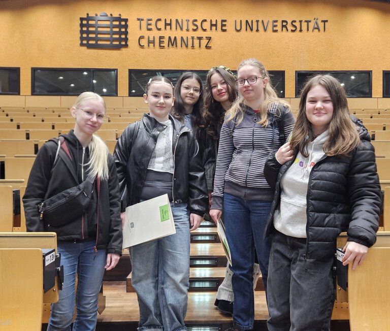 Vidonia, Judy, Rebecca, Jessica, Julie und Lina (v.l.n.r)