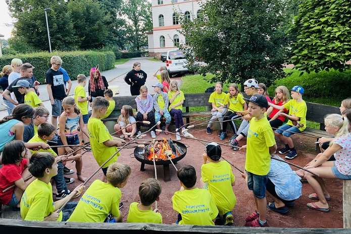 Knüppelkuchen gibt es traditionell am ersten gemeinsamen Abend